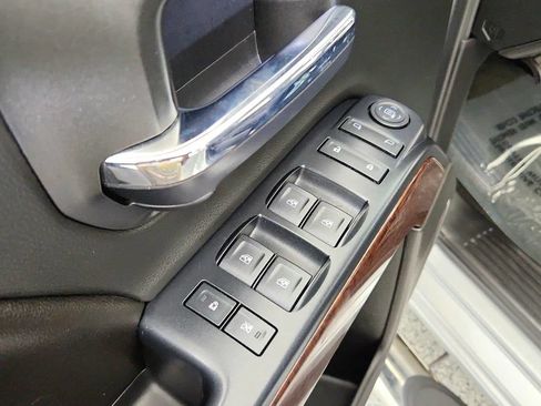 Used 2017 GMC Sierra 1500 SLE w/ SLE Value Package AWD/4WD image 26