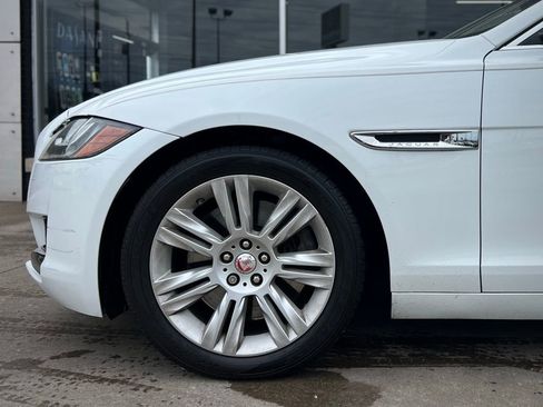 Used 2016 Jaguar XF Premium image 38