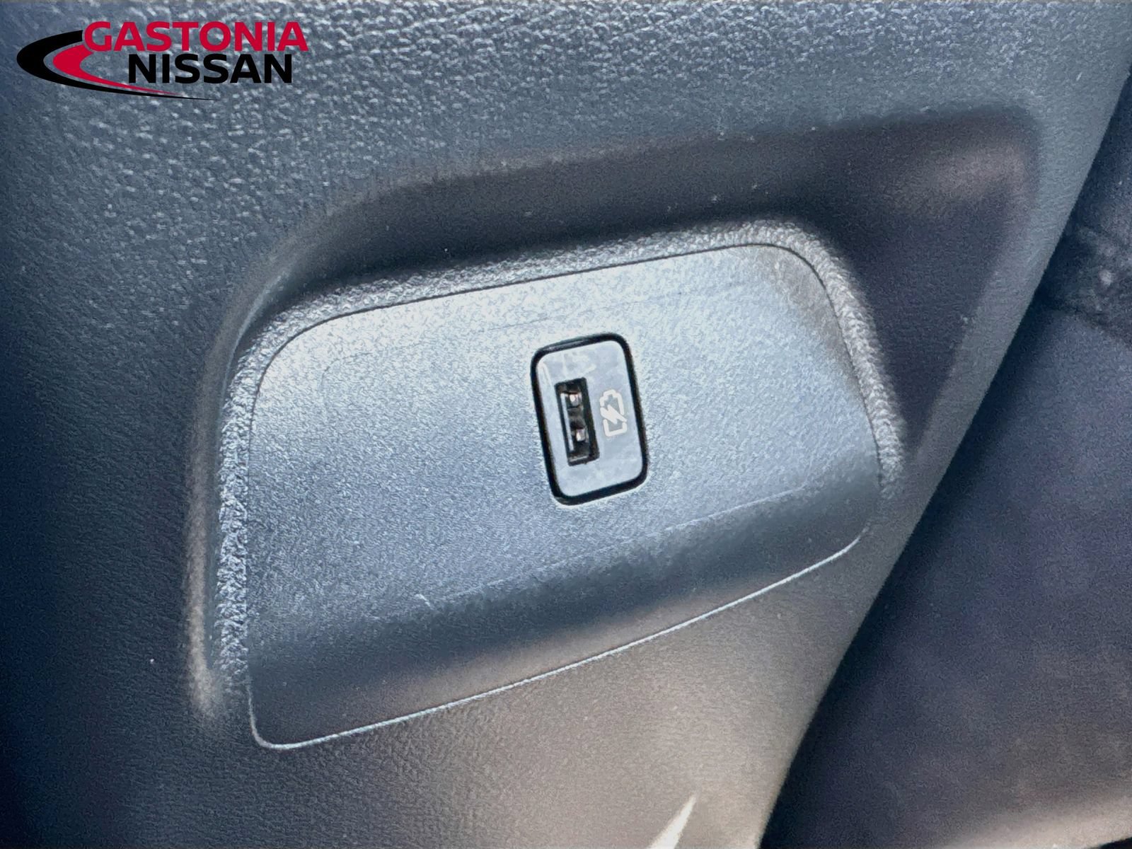 Used 2022 Nissan Sentra SR w/ Electronics Package FWD image 32