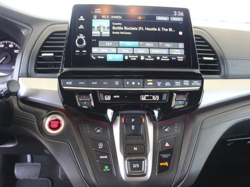 Used 2025 Honda Odyssey Sport-L image 45
