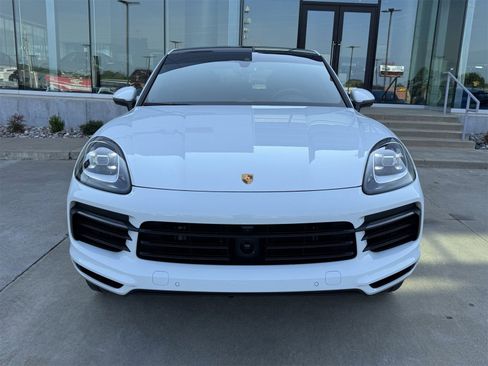 Certified 2022 Porsche Cayenne Coupe image 10