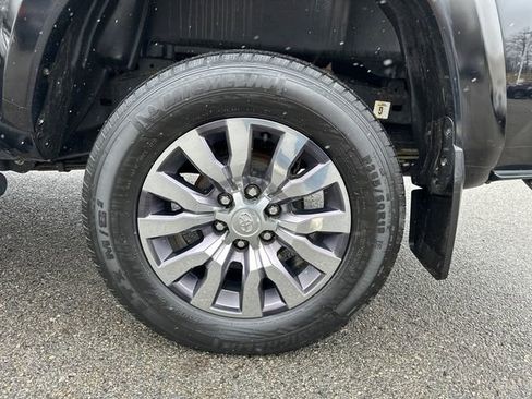 Certified 2022 Toyota Tacoma Limited AWD/4WD image 15