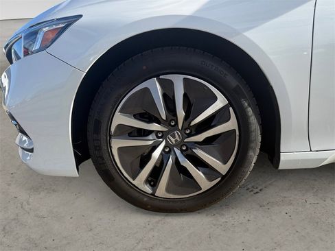Used 2019 Honda Accord Touring image 14