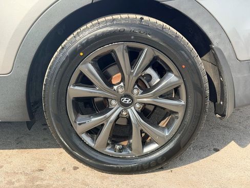 Used 2017 Hyundai Santa Fe Sport image 29