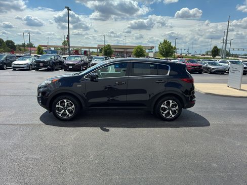 Used 2022 Kia Sportage LX AWD/4WD image 3