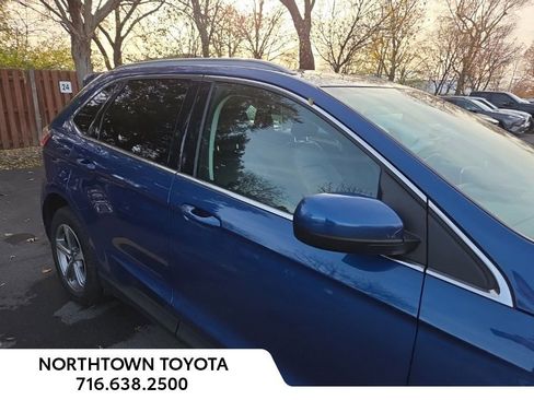 Used 2022 Ford Edge SEL w/ Convenience Package image 3