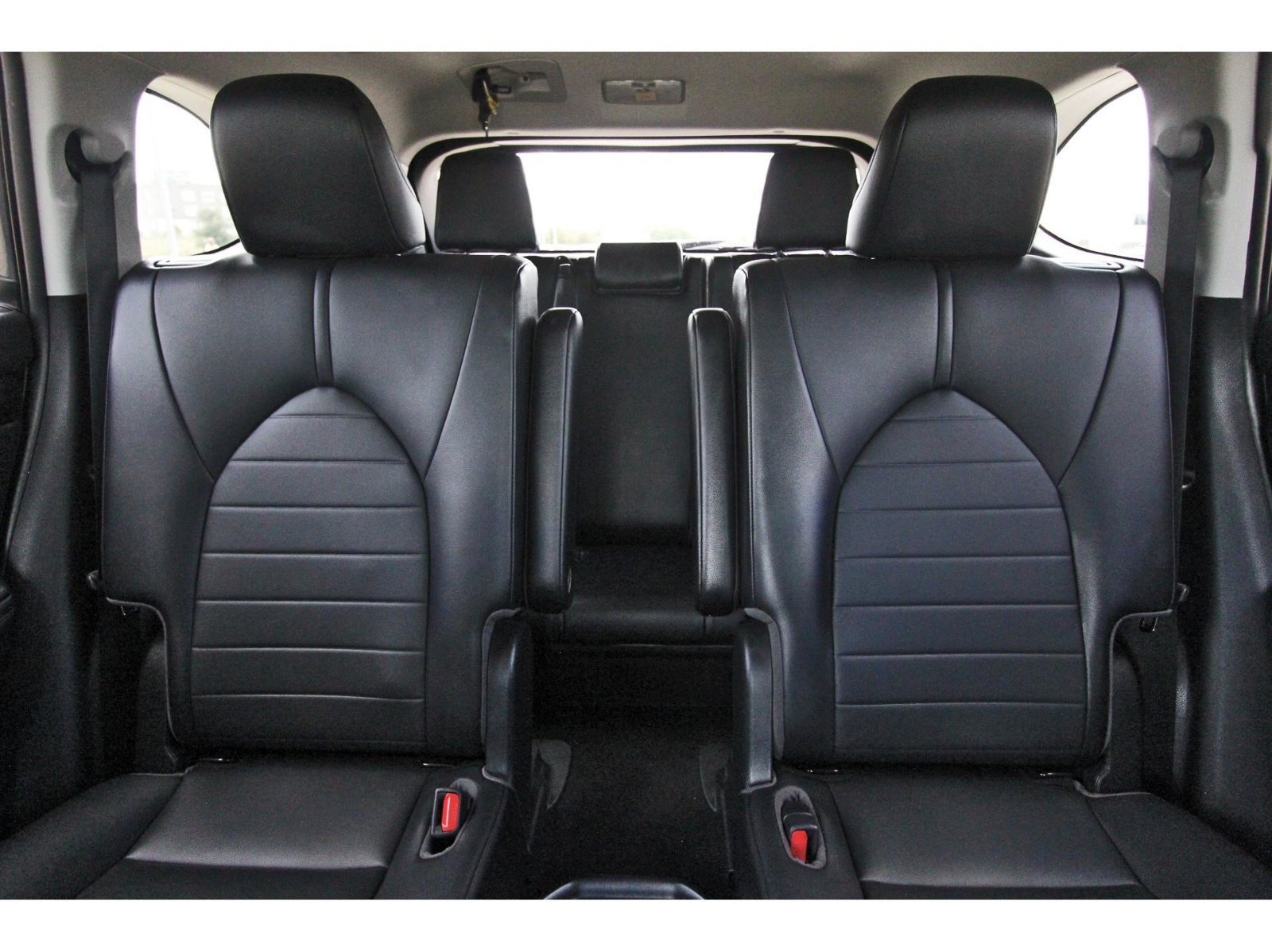 Used 2020 Toyota Highlander XLE AWD/4WD image 14
