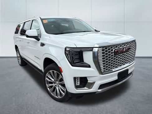 Used 2022 GMC Yukon XL Denali AWD/4WD image 5