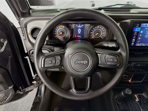 Used 2024 Jeep Wrangler Unlimited Sport AWD/4WD image 12