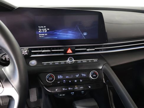 Certified 2025 Hyundai Elantra SEL image 5