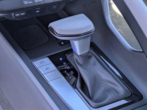 Certified 2025 Hyundai Elantra Sport FWD image 12
