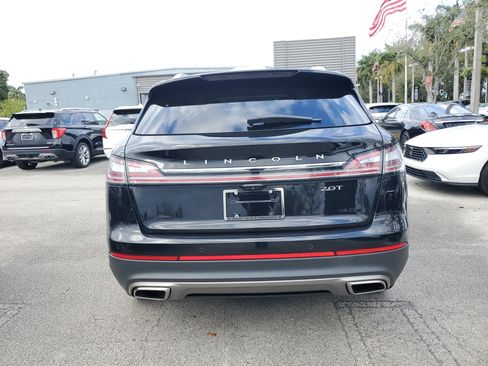 Used 2019 Lincoln Nautilus Select image 6