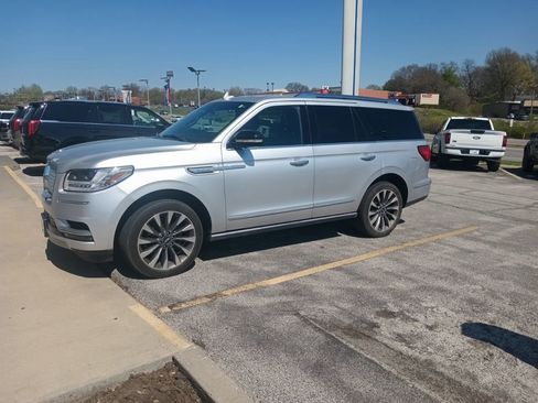 Used 2019 Lincoln Navigator Select image 8