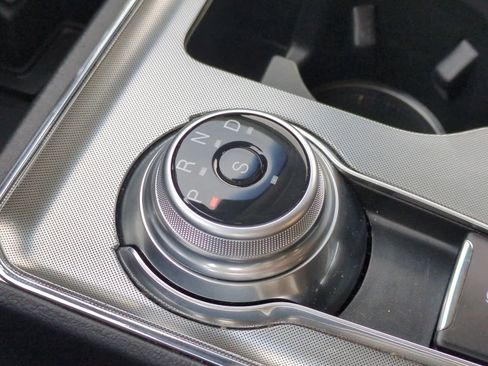 Used 2024 Ford Edge Titanium image 31