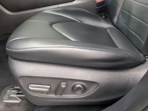 Used 2021 Toyota Highlander XLE image 38