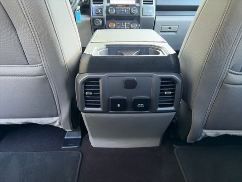Used 2019 Ford F150 XLT w/ Equipment Group 302A Luxury AWD/4WD image 12