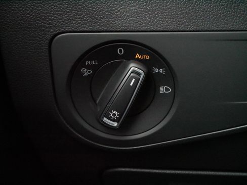 Certified 2024 Volkswagen Tiguan SEL R-Line image 27