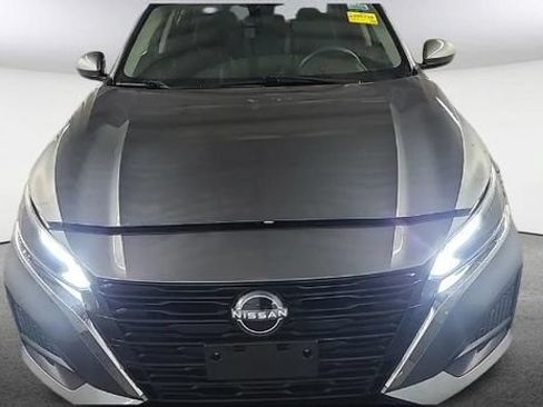 Used 2023 Nissan Altima 2.5 SV w/ SV Premium Package AWD/4WD image 2