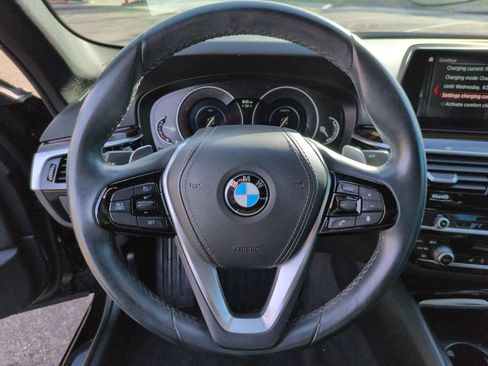 Used 2019 BMW 530e w/ Convenience Package image 18