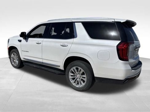 Used 2022 GMC Yukon SLT w/ SLT Premium Package AWD/4WD image 3