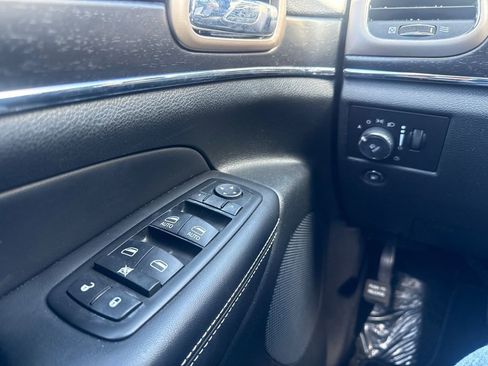Used 2015 Jeep Grand Cherokee Limited w/ Luxury Group II AWD/4WD image 18