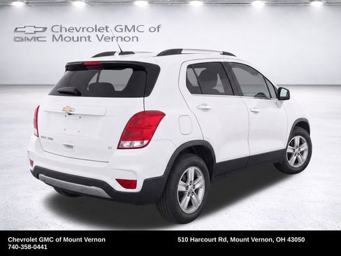 Used 2017 Chevrolet Trax LT w/ LT Convenience Package AWD/4WD image 4