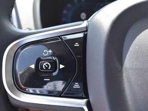 Used 2023 Volvo XC90 B5 Core AWD/4WD image 23