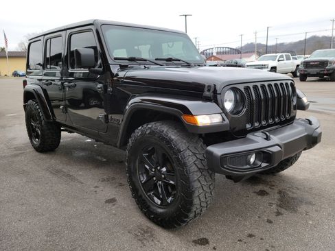 Used 2021 Jeep Wrangler Unlimited Sahara image 3