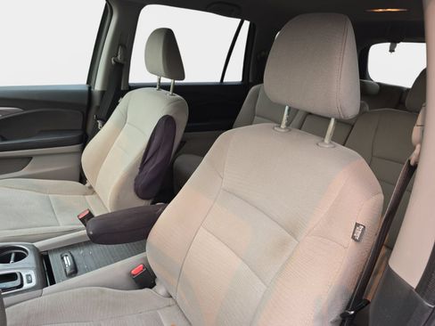 Used 2017 Honda Pilot EX image 10