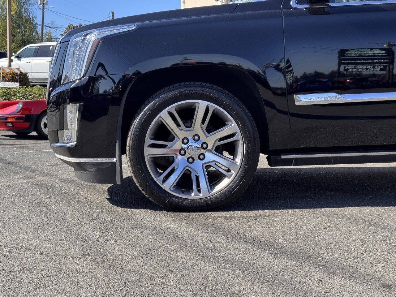 Used 2015 Cadillac Escalade ESV Premium AWD/4WD image 2