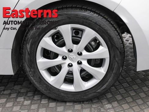 Used 2022 Toyota Corolla LE image 33