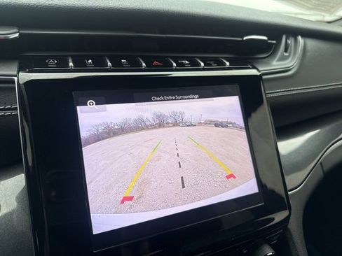 Used 2022 Jeep Grand Cherokee Altitude image 14