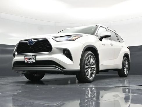 Used 2021 Toyota Highlander Platinum AWD/4WD image 61