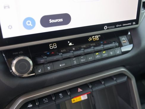 Used 2024 Toyota Tundra Limited image 21