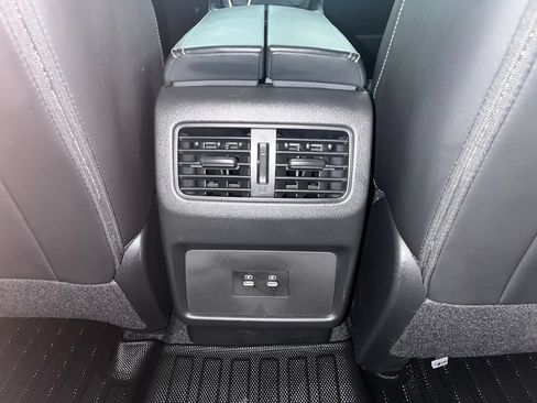 Used 2025 Nissan Rogue Platinum AWD/4WD image 31
