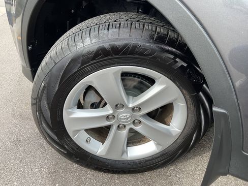 Used 2014 Toyota RAV4 XLE AWD/4WD image 38