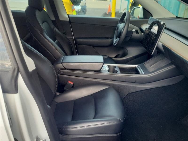 Used 2021 Tesla Model Y Long Range AWD/4WD image 5