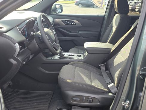 Used 2023 Chevrolet Traverse LT image 32