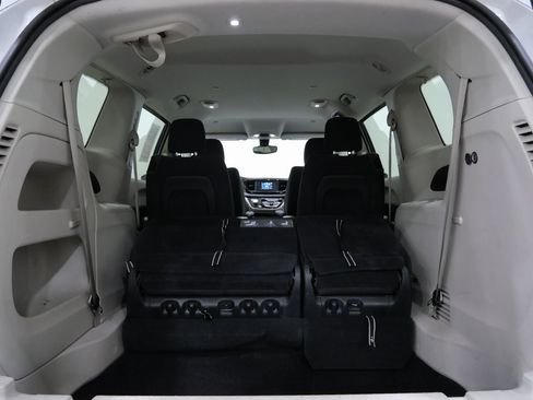 Used 2017 Chrysler Pacifica LX image 26