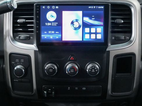 Used 2018 RAM 2500 SLT AWD/4WD image 16