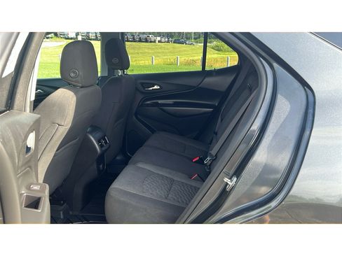 Used 2018 Chevrolet Equinox LT FWD image 32