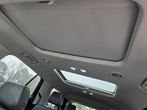 Used 2020 Chevrolet Traverse Premier image 12