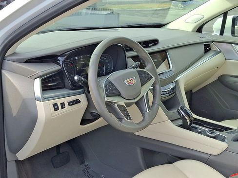 Used 2023 Cadillac XT5 Premium Luxury w/ Technology Package image 10