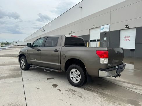Used 2012 Toyota Tundra 4x4 CrewMax w/ Tow Pkg image 3