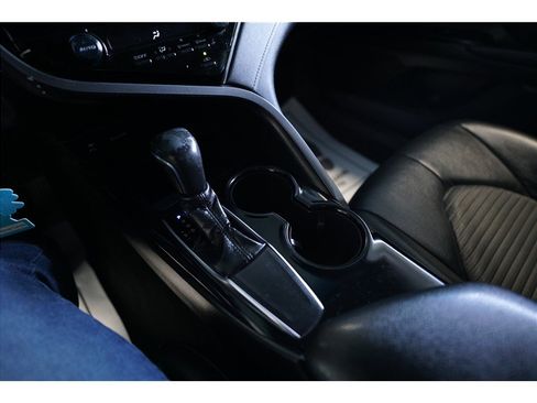 Used 2019 Toyota Camry SE image 19