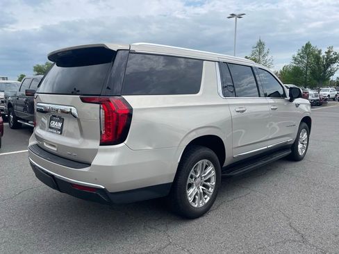 Used 2021 GMC Yukon XL SLT w/ SLT Premium Package AWD/4WD image 8