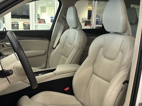 Used 2023 Volvo XC90 B6 Ultimate w/ Lounge Package AWD/4WD image 23