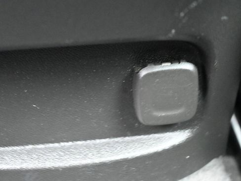 Used 2023 Chevrolet Malibu LT FWD image 9