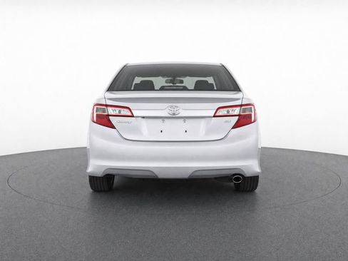 Used 2013 Toyota Camry SE FWD image 3