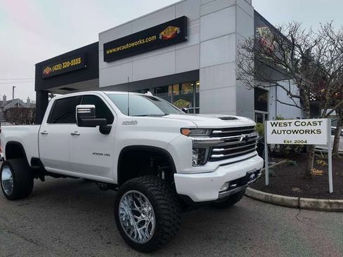 Used 2020 Chevrolet Silverado 2500 High Country w/ Z71 Off-Road Package image 4